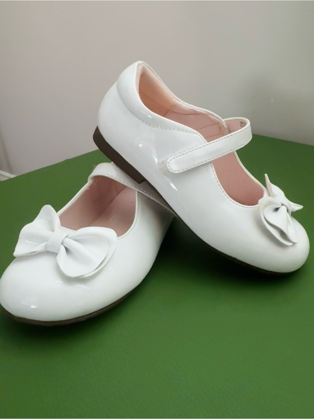 Worn Once! Nina White Patent Posey Dress Shoes